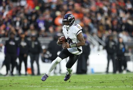 Ravens QB Lamar Jackson (ankle) returns to practice