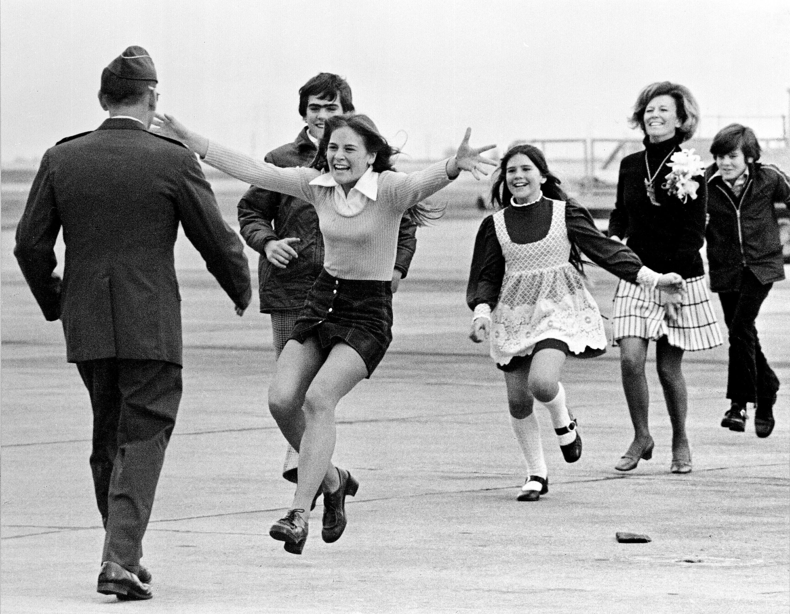 Vietnam War POW Robert Stirm, seen in iconic ‘Burst of Joy’ photo with family, dies at 92