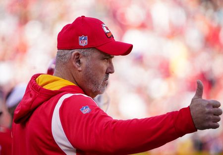 Chiefs ST coach Dave Toub tees off on Donald Trump’s kickoff take