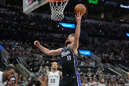 Kings star C Domantas Sabonis has torn meniscus, out at least 3-4 weeks