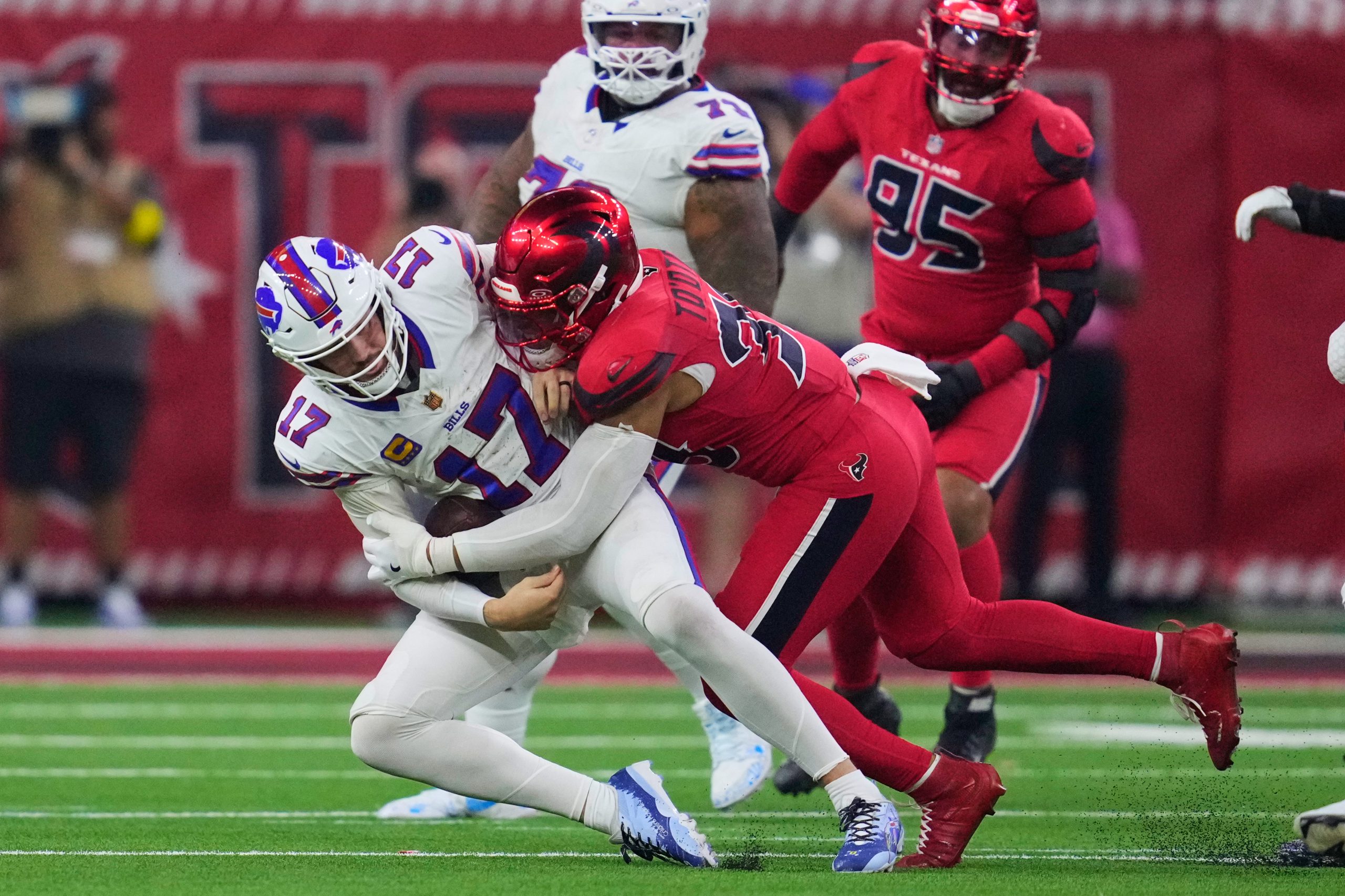 Josh Allen throws interception in final seconds to seal Bills’ 23-19 loss to Texans