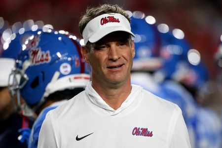 Report: Lane Kiffin, Ole Miss AD to meet amid LSU, Florida rumblings