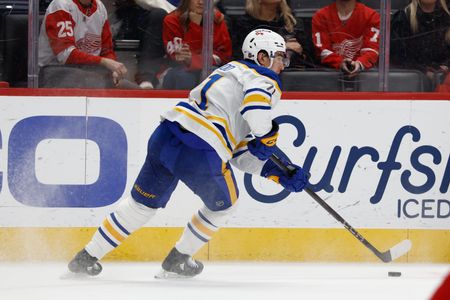 NHL roundup: Sabres ring up 9 goals vs. Blackhawks