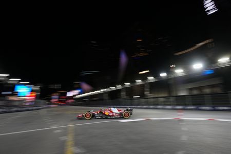 Motor racing-F1 drivers praise Vegas, criticize track quality and schedule placement