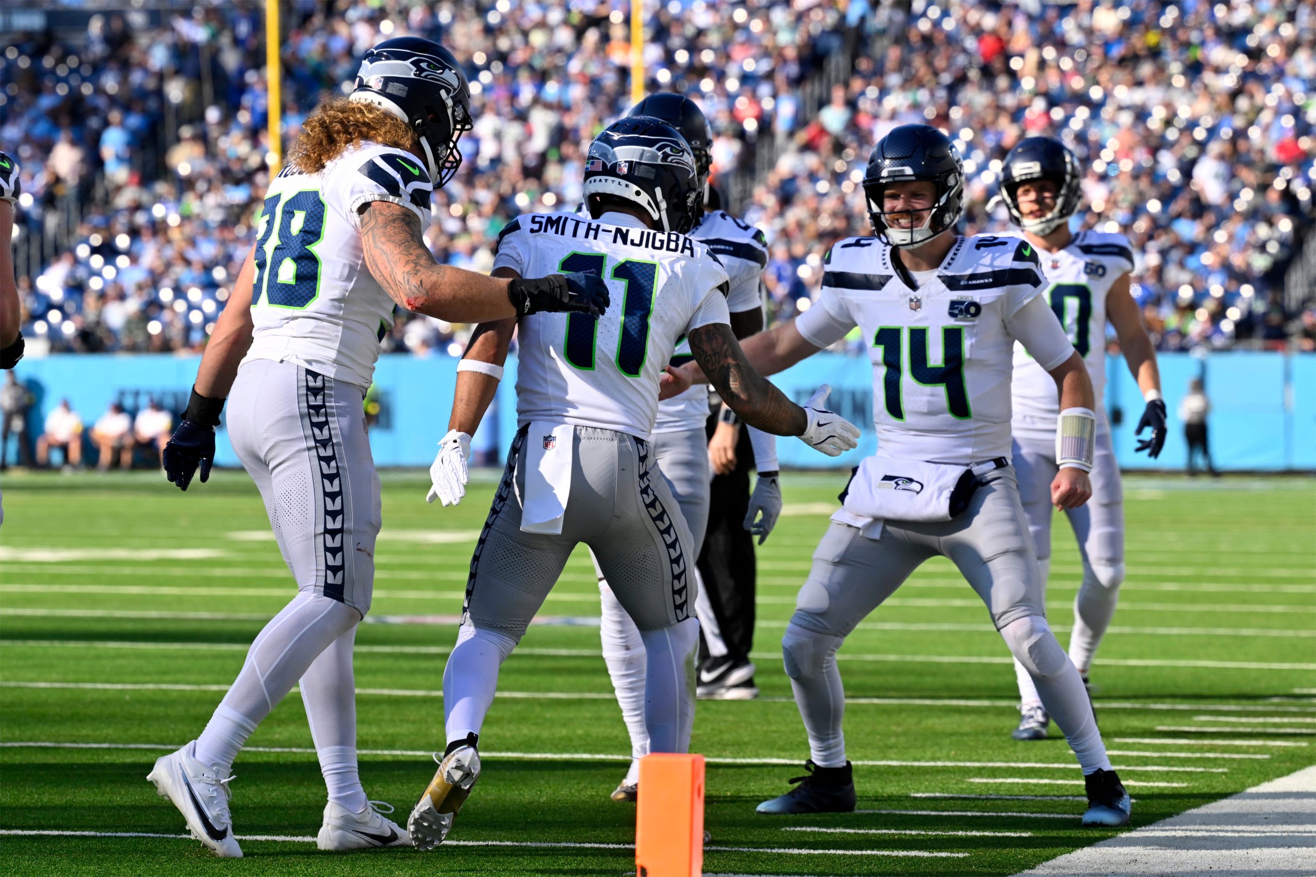 Sam Darnold throws for 244 yards 2 TDs as Seahawks beat the Titans 30-24