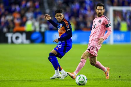 Lionel Messi stars as Miami blanks Cincinnati, reaches 1st East final