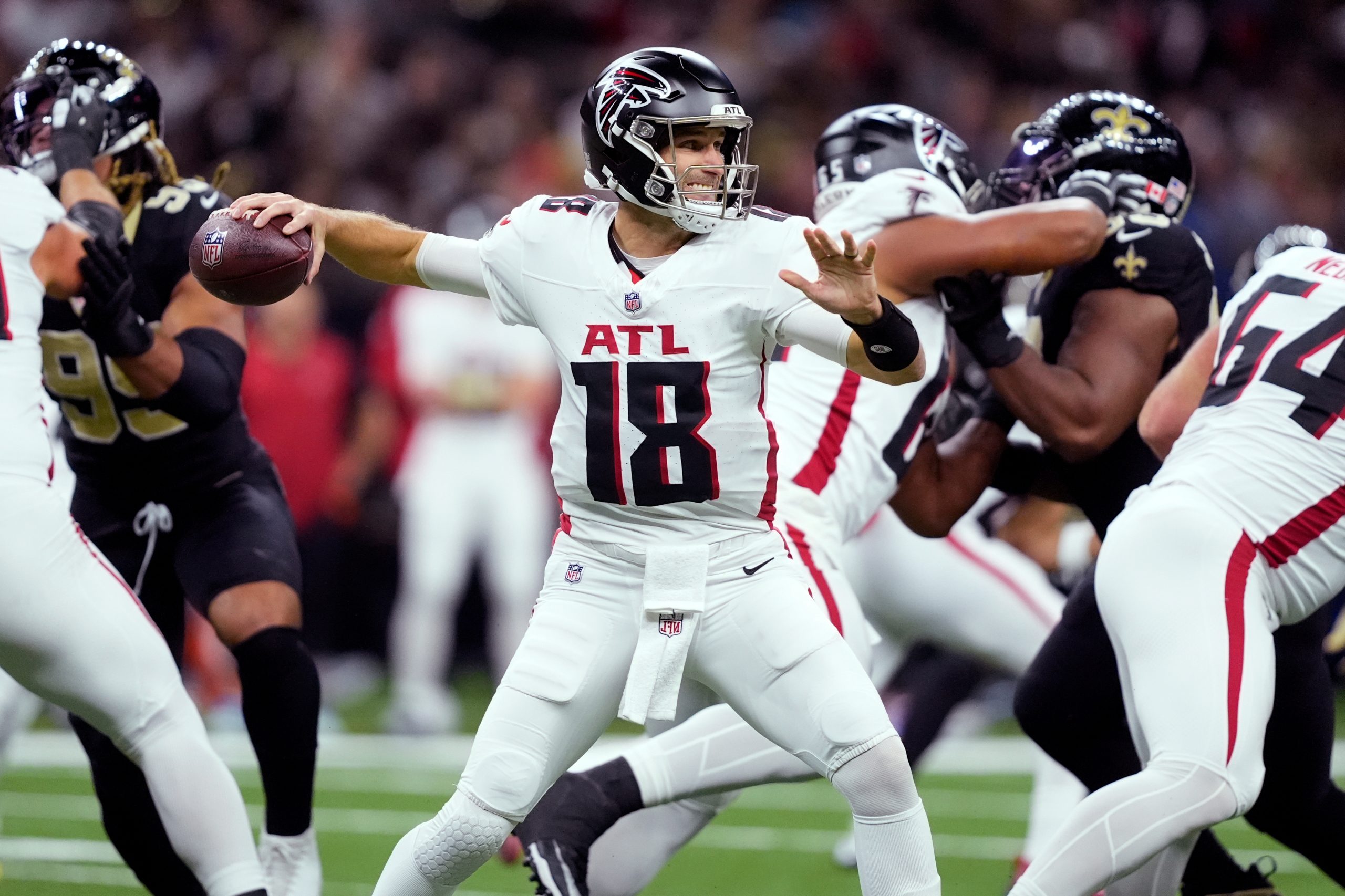 Kirk Cousins’ 2 TD passes help the Falcons end a 5-game skid and beat the Saints, 24-10