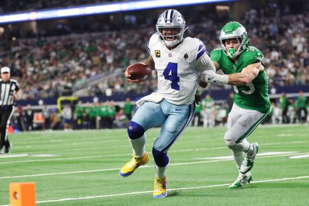 NFL roundup: Down 21-0, Cowboys rally to beat Eagles on final play