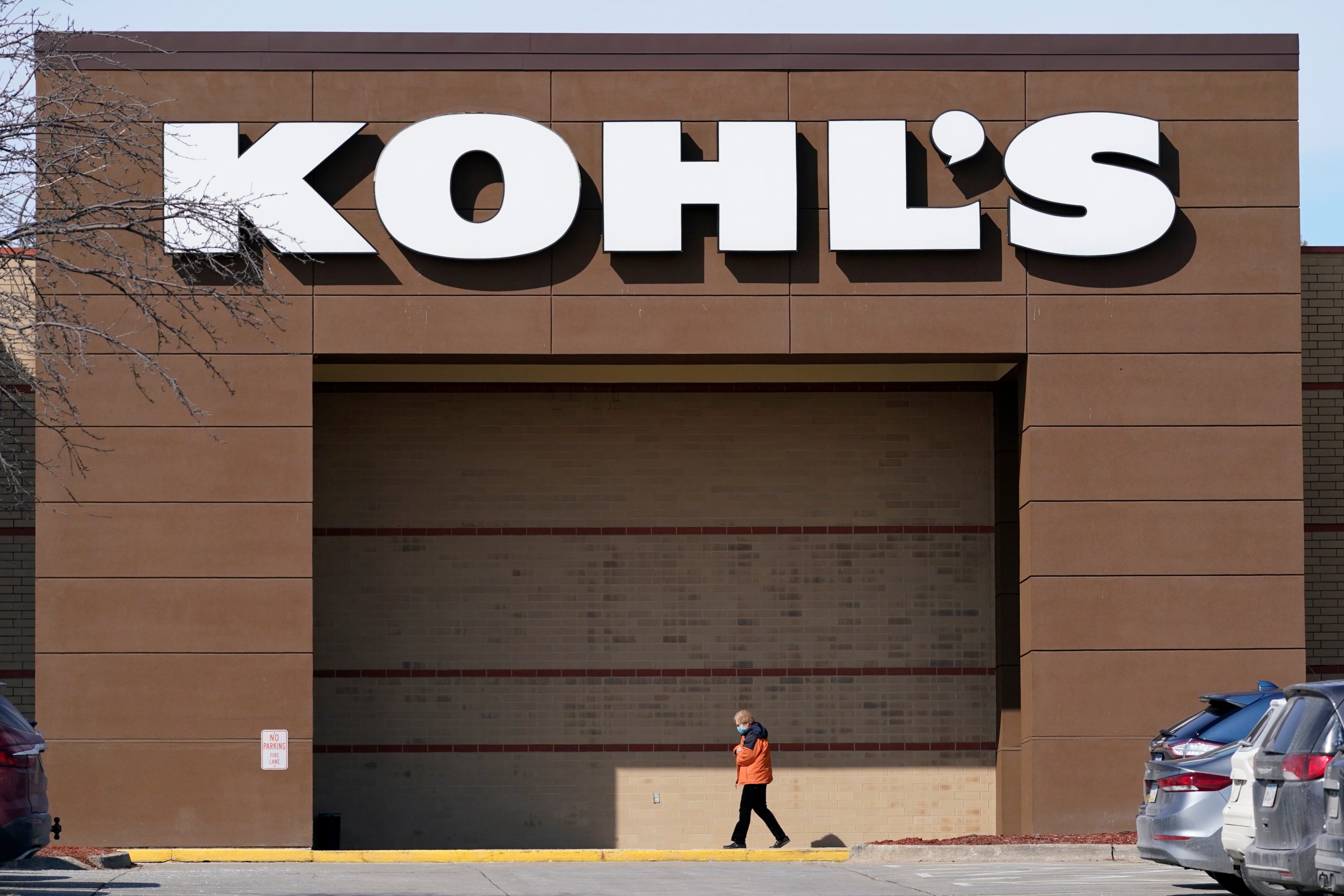 Kohl’s promotes interim CEO and 30-year retail veteran Michael J. Bender to be its permanent chief
