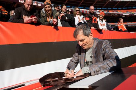 Bernie Kosar leaving hospital one week after transplant