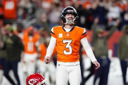 Broncos sign K Wil Lutz to 3-year contract extension
