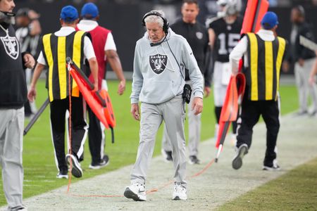 Raiders’ Pete Carroll confesses to run-game disconnect with Chip Kelly