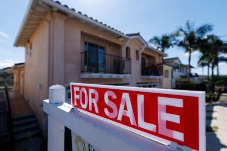 US pending home sales increase in October amid lower mortgage rates