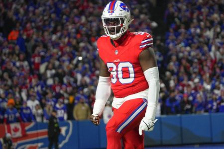 DE Shaq Lawson back in Buffalo, joins practice squad