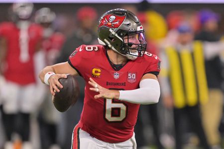 Bucs QB Baker Mayfield practices, expects to play Sunday