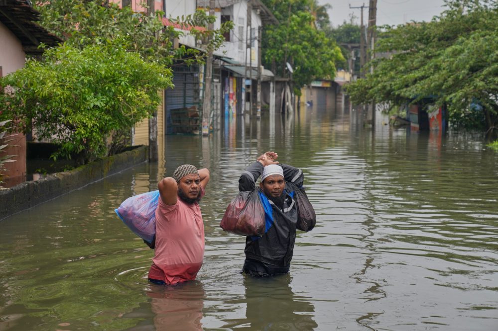 Death toll from floods and mudslides in Sri Lanka rises to 123, with 130 people still missing