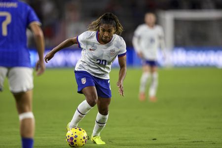 Catarina Macario tallies twice as USWNT routs Italy