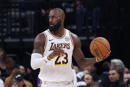 LeBron James (foot) won’t play against Pelicans