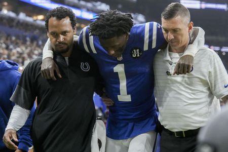 Colts CB Sauce Gardner leaves game vs. Texans with leg injury
