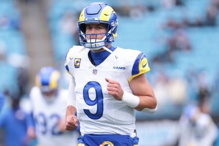 Rams QB Matthew Stafford sets TD pass streak record