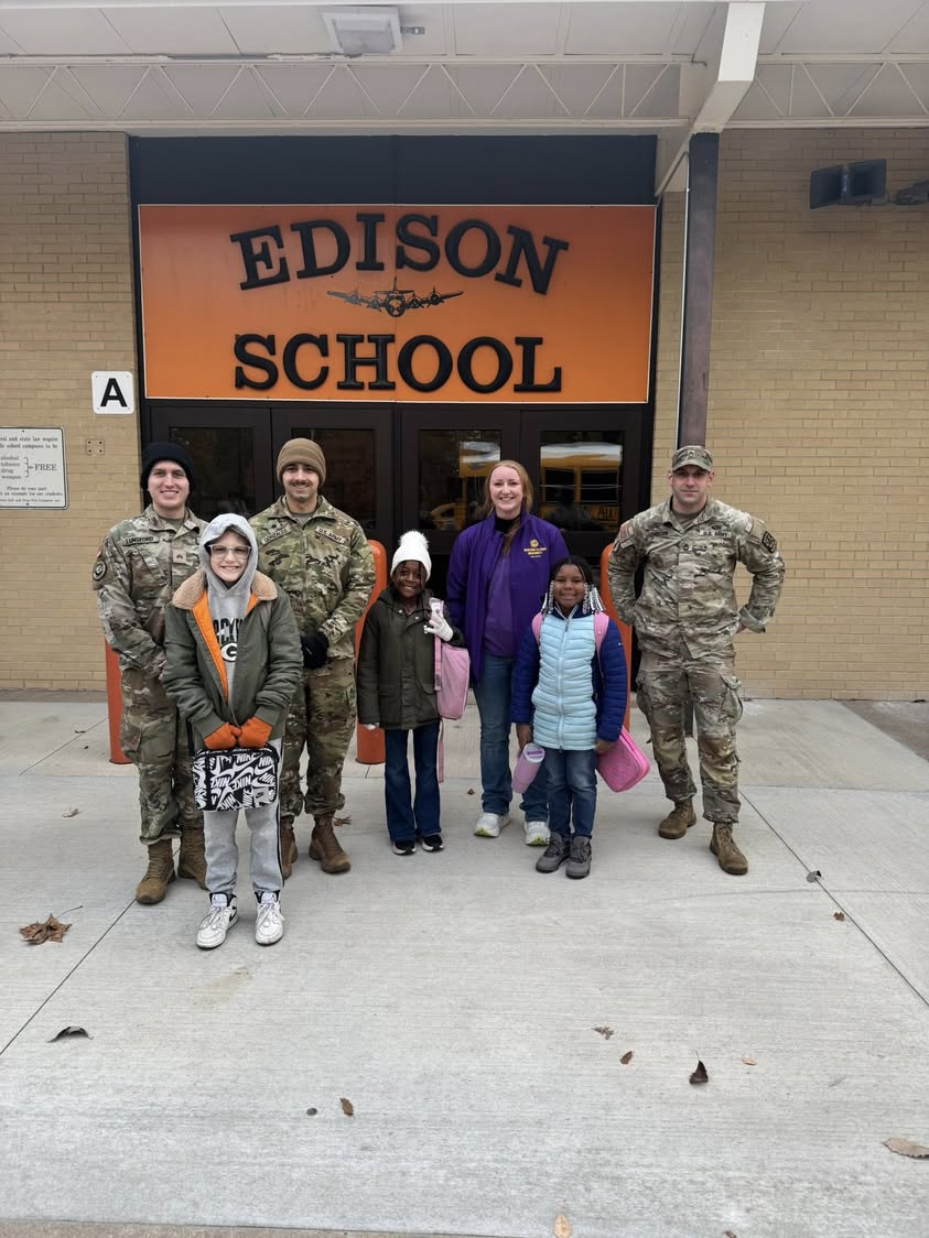 Thank YOU to the ROTC for greeting our kids today on Veteran’s Day. Thank you for your service! #MAC185 #edisonbombers #…