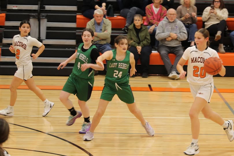 More action from the MMS Lady Bombers vs. South Fulton last night!  Great job, ladies!  #MAC185   #macombmiddleschool  #…