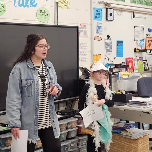 Miss Welsh from Ag in the classroom visited 3rd grade and taught students about turkeys. #MAC185 #edisonbombers
