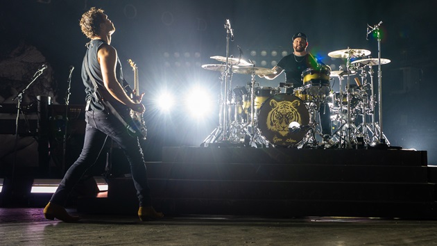 Royal Blood breaks ‘radio silence’: ‘Can’t wait to see you all again soon’