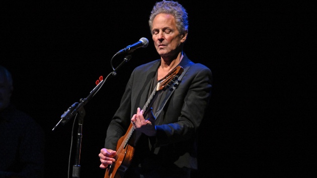 Lindsey Buckingham teases new album