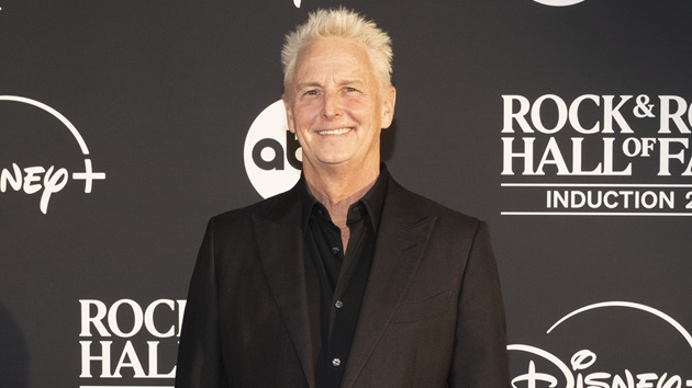 Pearl Jam is ‘kinda looking around’ for next drummer, says Mike McCready