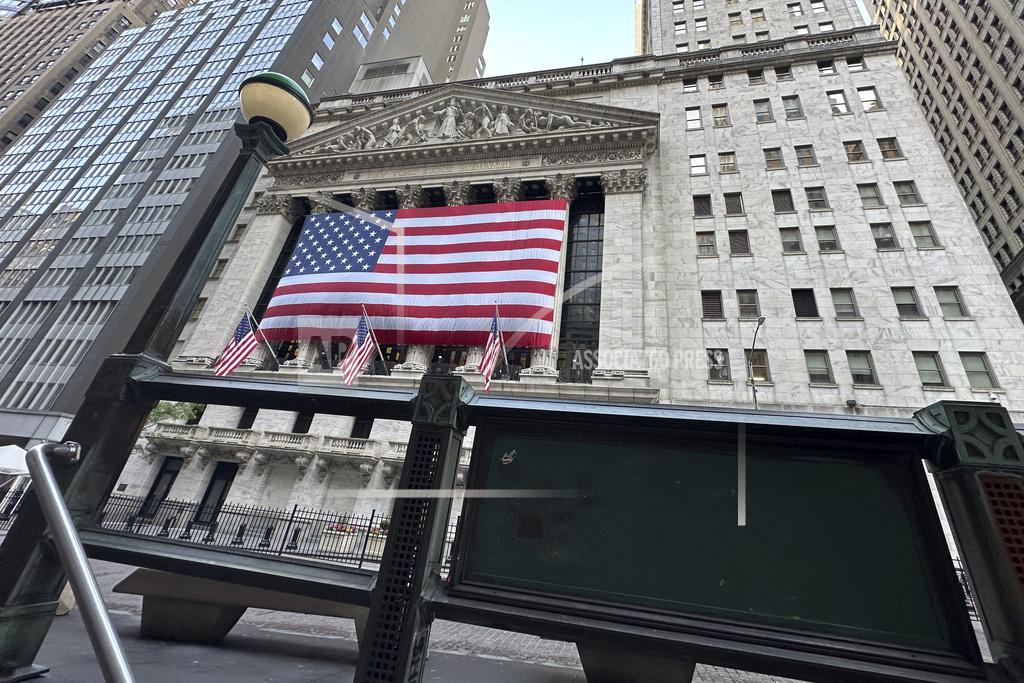 Losses for Big Tech pull Wall Street lower