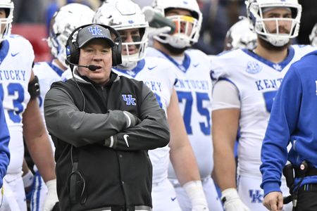 Reports: Kentucky plans to fire coach Mark Stoops
