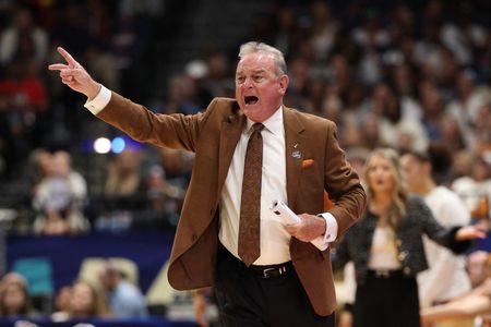 Riding holiday success, Texas climbs to No. 2 in Top 25