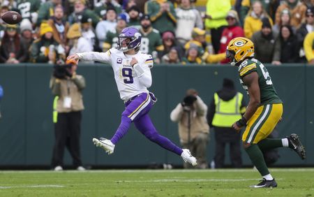 Vikings QB J.J. McCarthy (concussion) expected to return Sunday