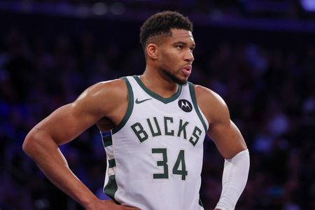 Bucks’ Giannis Antetokounmpo out for game with right calf strain