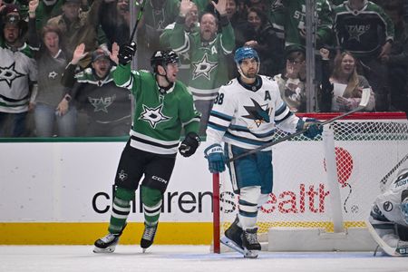 NHL roundup: Stars stomp Sharks, extend point streak to 9 games