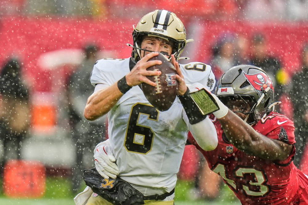 Rookie QB Tyler Shough’s 2 TD runs lead Saints to a 24-20 upset of Buccaneers