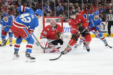 NHL roundup: Spencer Knight, Blackhawks blank Rangers