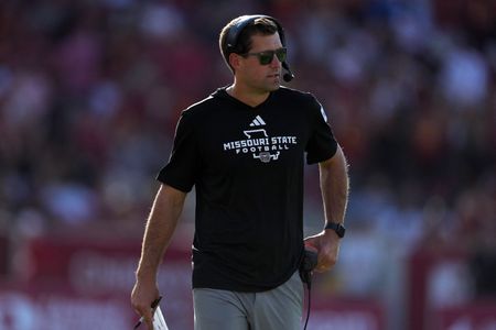 Coastal Carolina tabs Ryan Beard as head coach