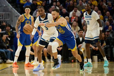 NBA roundup: Timberwolves spoil Stephen Curry’s 39-point return