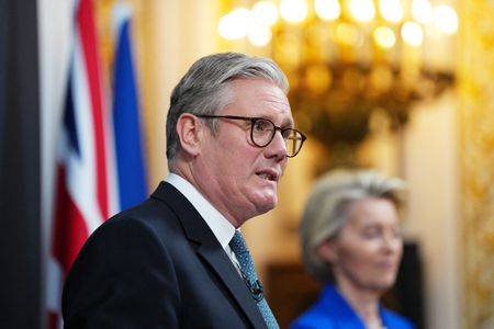 UK’s Starmer and EU’s von der Leyen discuss Ukraine peace plan, frozen Russian assets