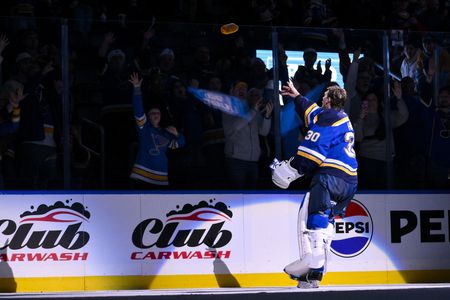 NHL roundup: Joel Hofer, Blues shut out Jets