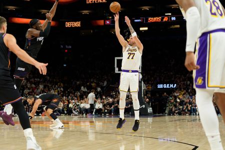 Lakers looking to ratchet up defense as they take on Jazz