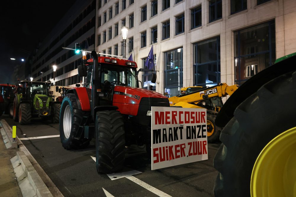 Farmers block roads in Brussels to protest South American free-trade deal