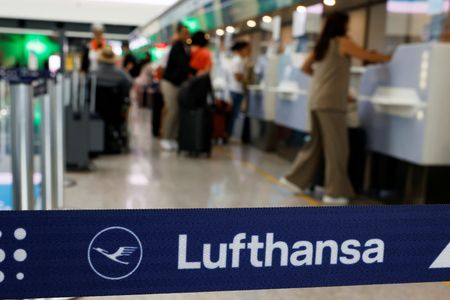 Exclusive-Lufthansa projects 6% long-haul flight growth in 2026 as pursues turnaround