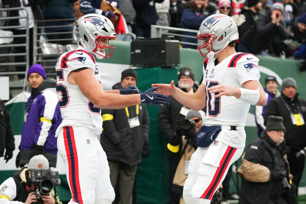 Maye has career-high 5 TDs passes in Patriots’ 42-10 rout of Jets. Now they wait on AFC East title