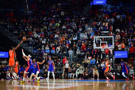 NBA roundup: Kawhi Leonard’s game for the ages lifts Clippers past Pistons