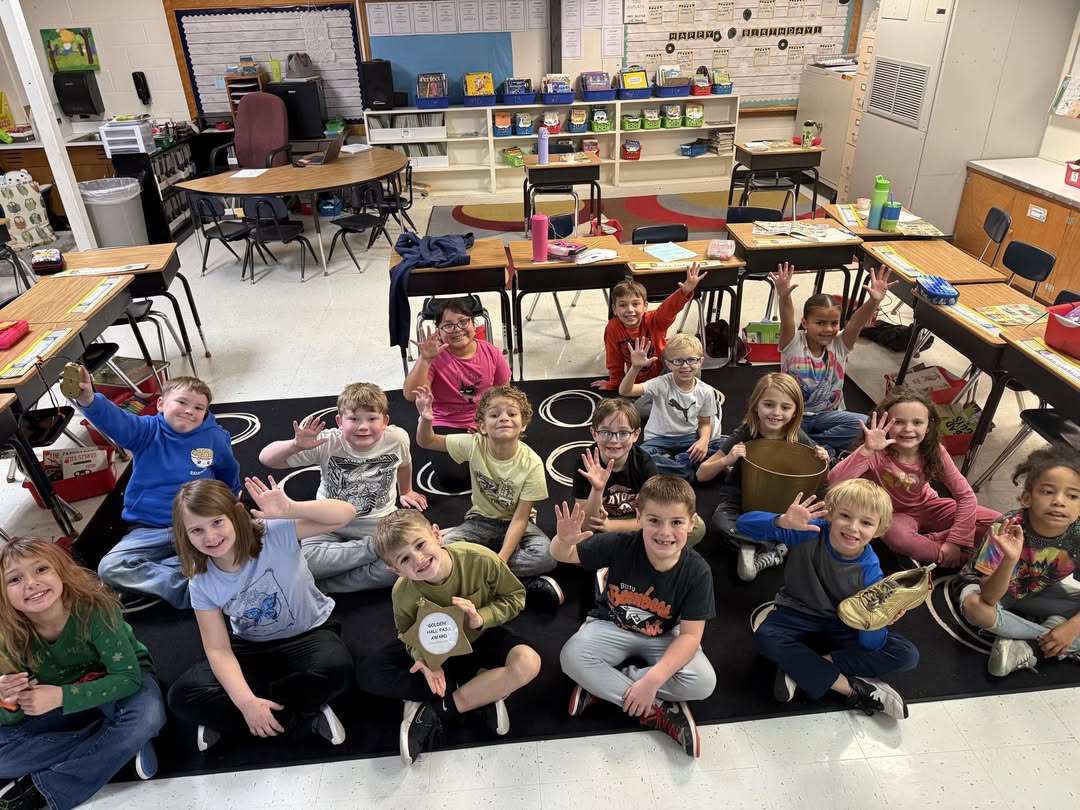 Mrs. Baxter’s class was so amazed that we won 5 Golden Awards this past week.  Golden mouse, golden shoe, golden scissor…