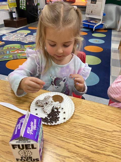Mrs. Kessler’s pre-K class had fun making gingerbread cookies – and then eating them for snack! #mac185