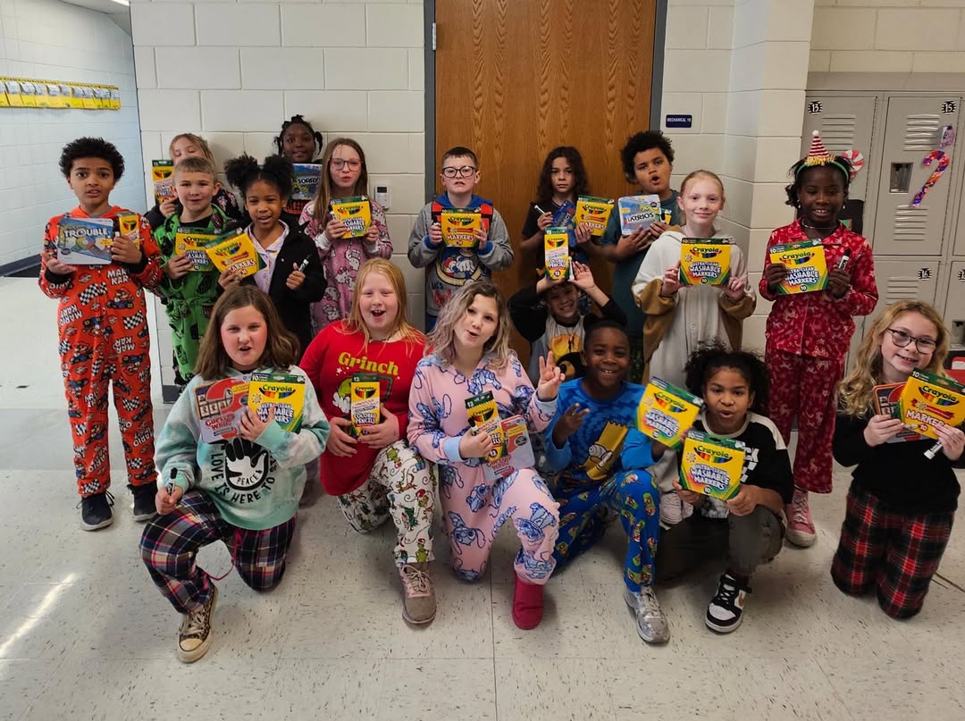 HUGE shout out to Haley Davidshofer!! Mrs. Poore’s class loved the classroom supplies that she donated! #MAC185 #edisonb…
